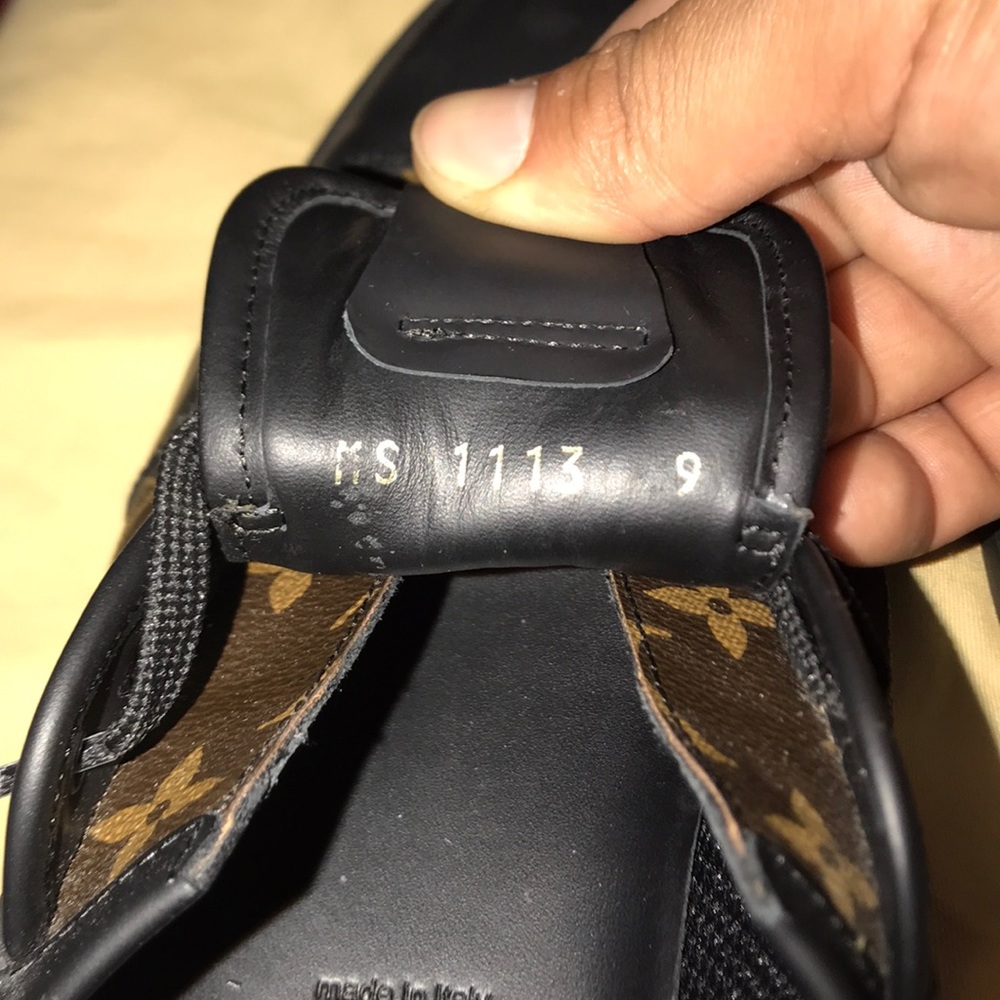 Louis Vuitton - Picture 5 of 6